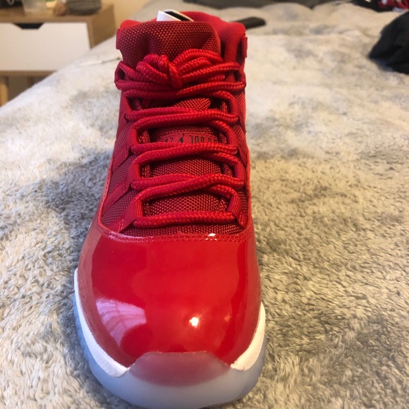 Jordan 11 “win like 96” SIZE 8.5 - Picture 2 of 3